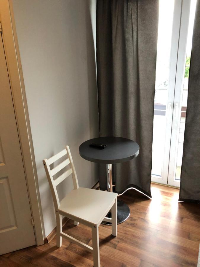 Route 7 Rooms Myslenice ภายนอก รูปภาพ