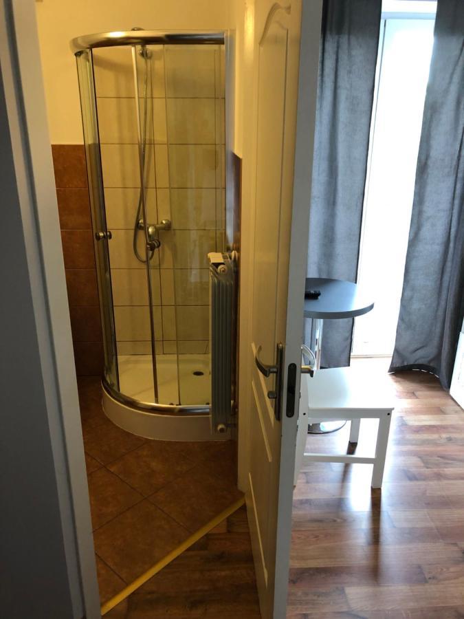 Route 7 Rooms Myslenice ภายนอก รูปภาพ
