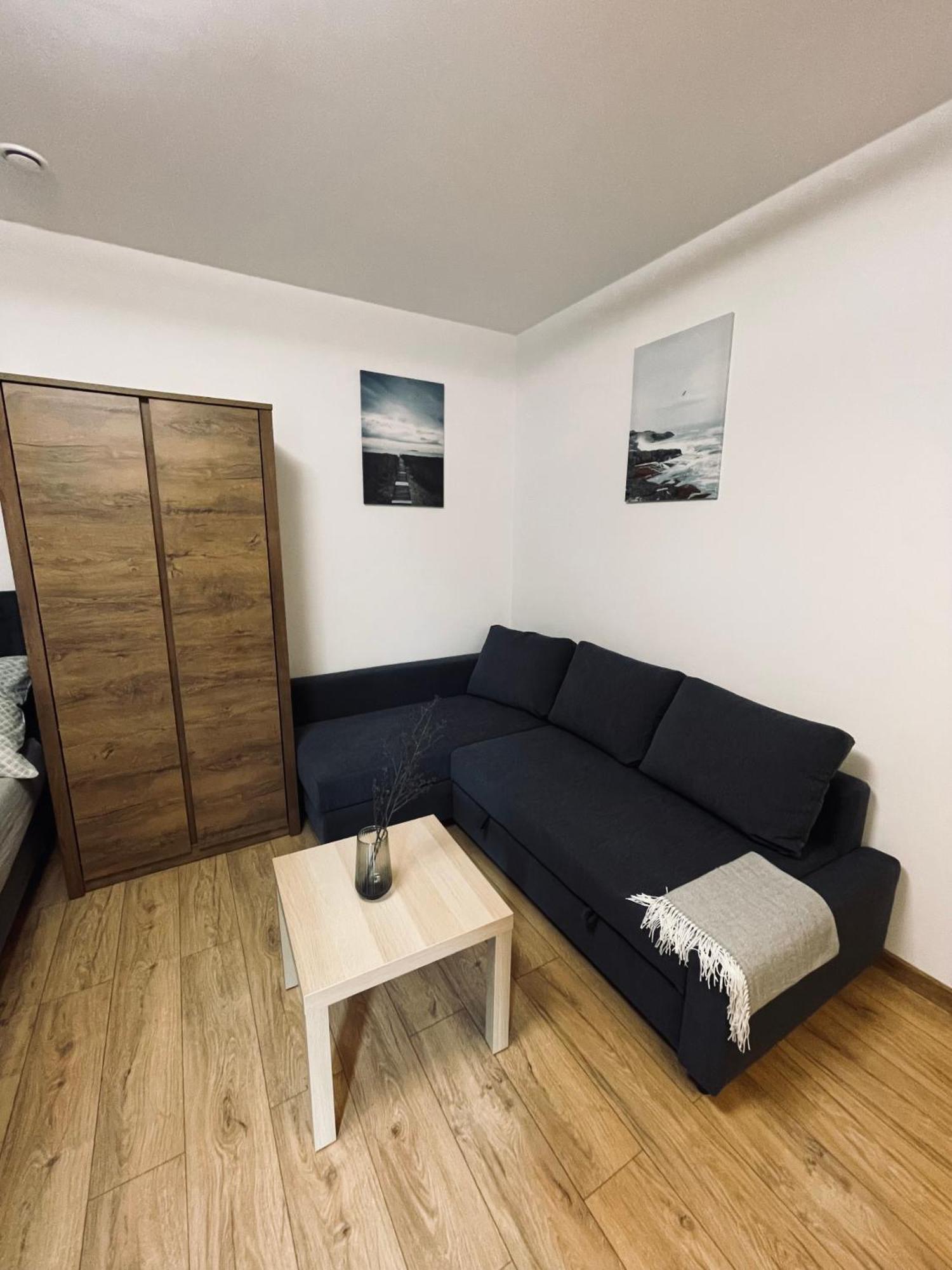 Route 7 Rooms Myslenice ภายนอก รูปภาพ