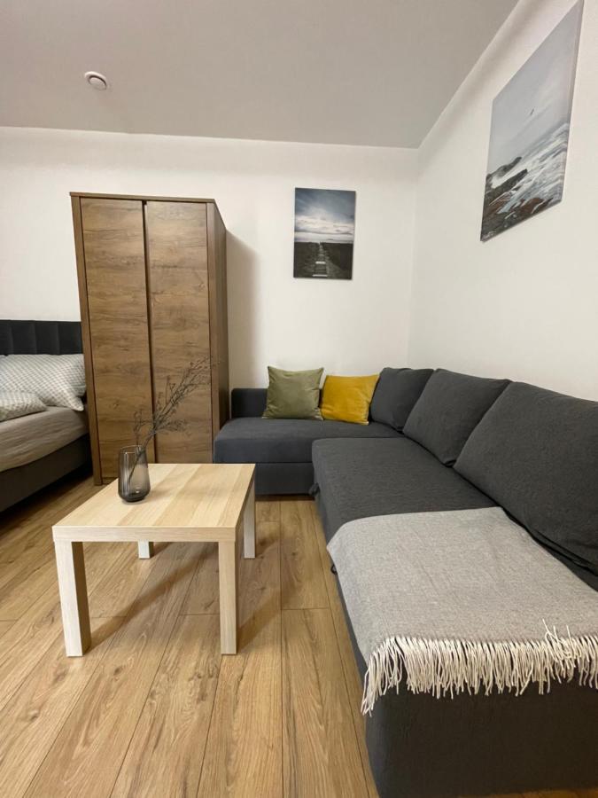 Route 7 Rooms Myslenice ภายนอก รูปภาพ