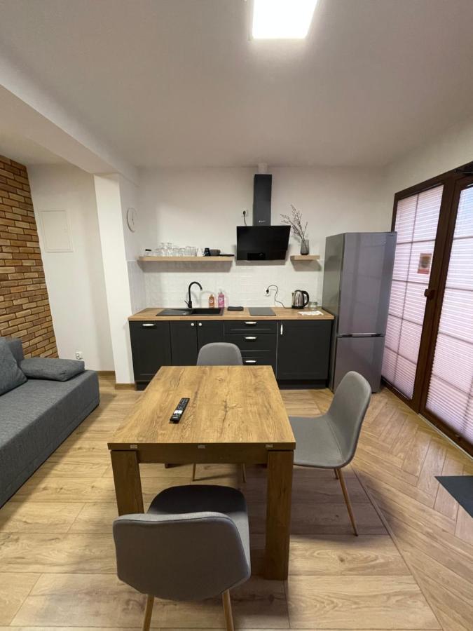 Route 7 Rooms Myslenice ภายนอก รูปภาพ
