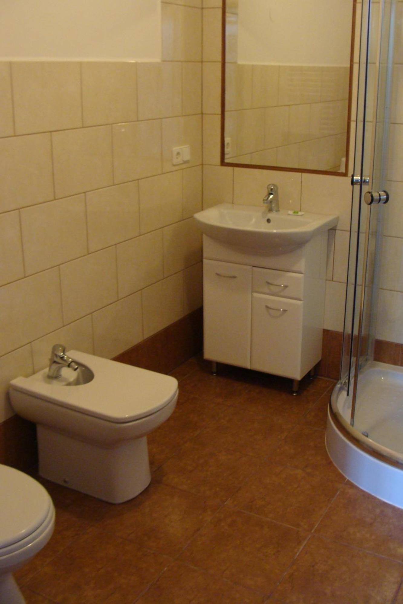 Route 7 Rooms Myslenice ภายนอก รูปภาพ