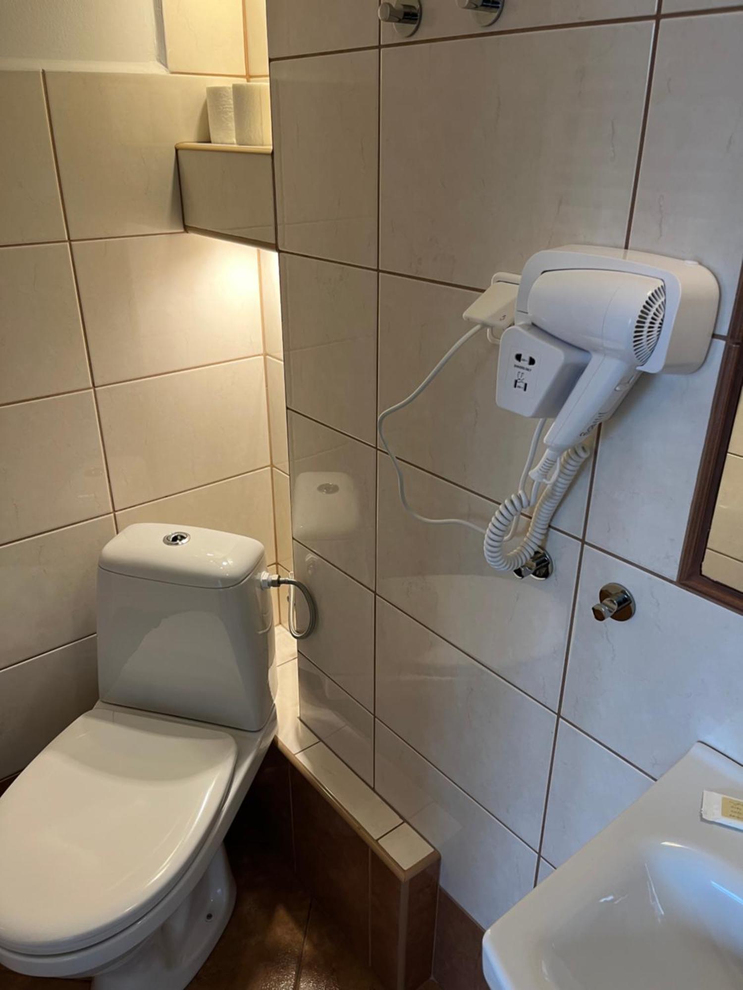 Route 7 Rooms Myslenice ภายนอก รูปภาพ