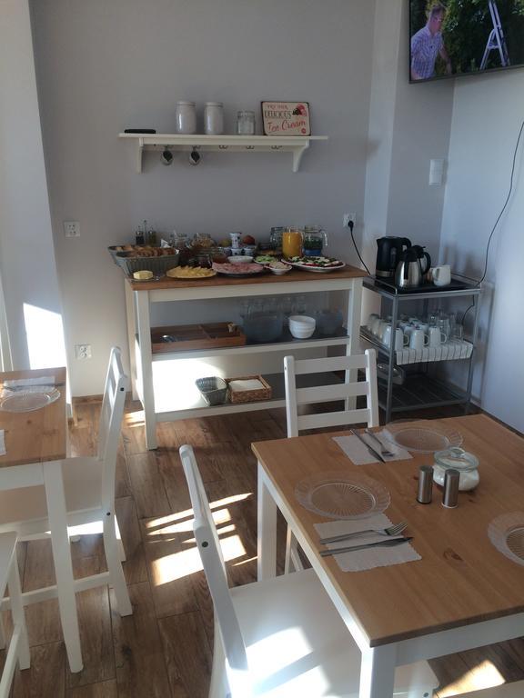 Route 7 Rooms Myslenice ภายนอก รูปภาพ
