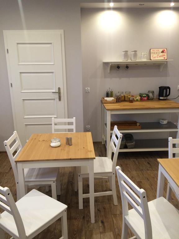 Route 7 Rooms Myslenice ภายนอก รูปภาพ