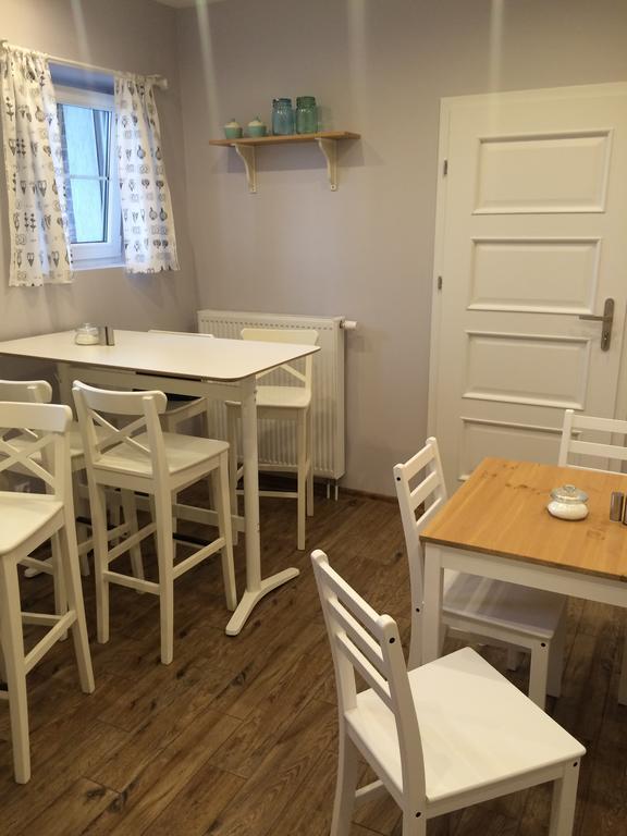 Route 7 Rooms Myslenice ภายนอก รูปภาพ
