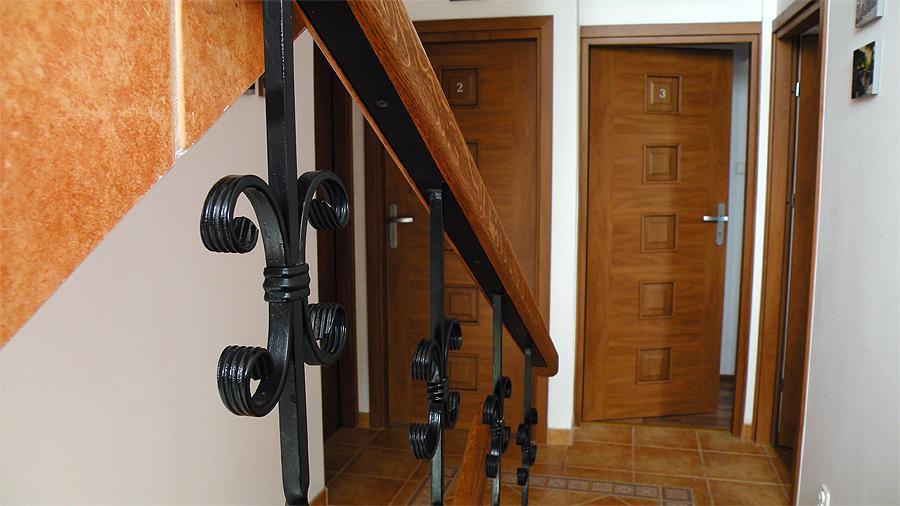 Route 7 Rooms Myslenice ภายนอก รูปภาพ